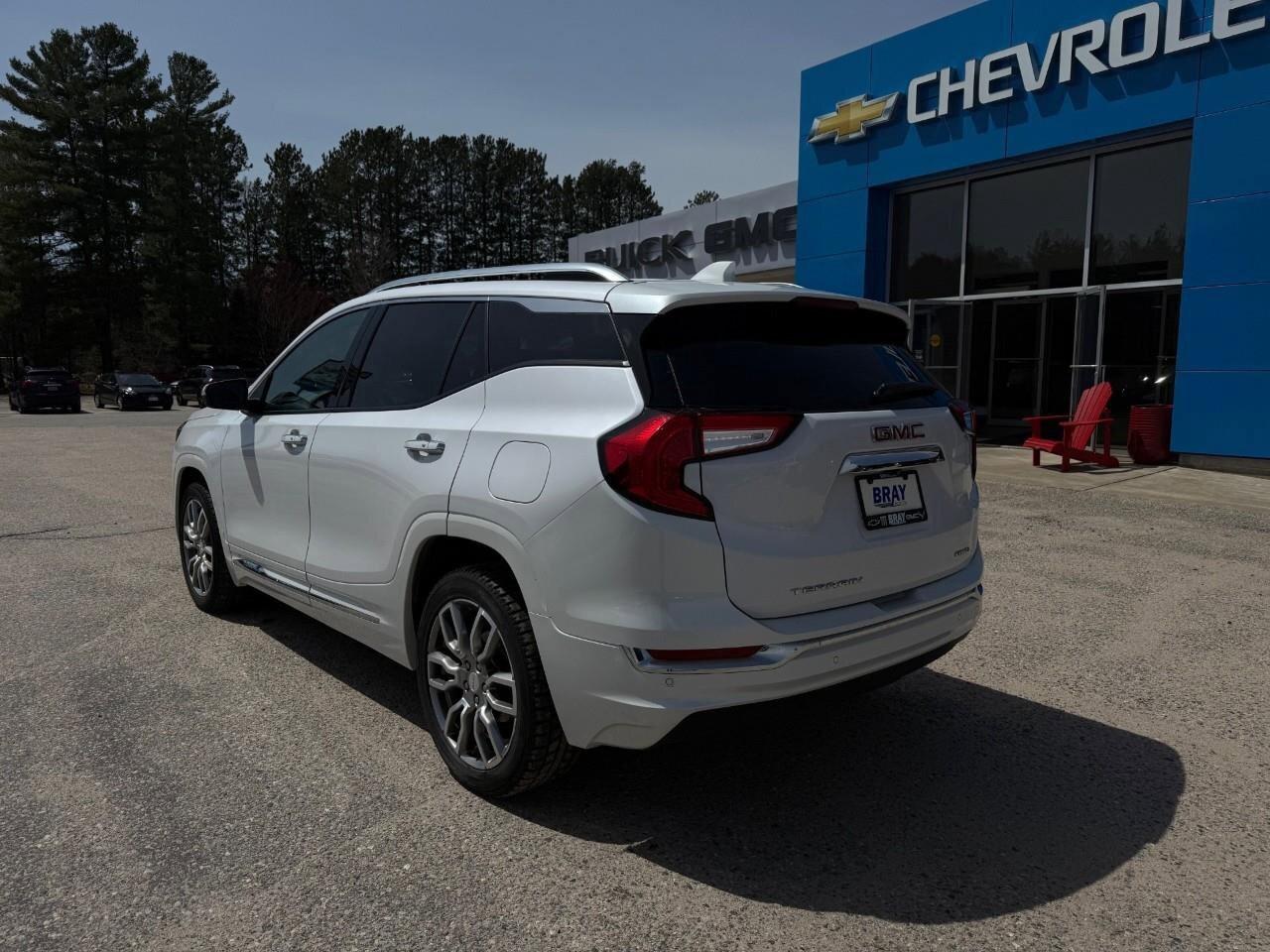 2024 GMC Terrain Denali ALL WEATHER MATS. SUNROOF. LEATHER. Photo