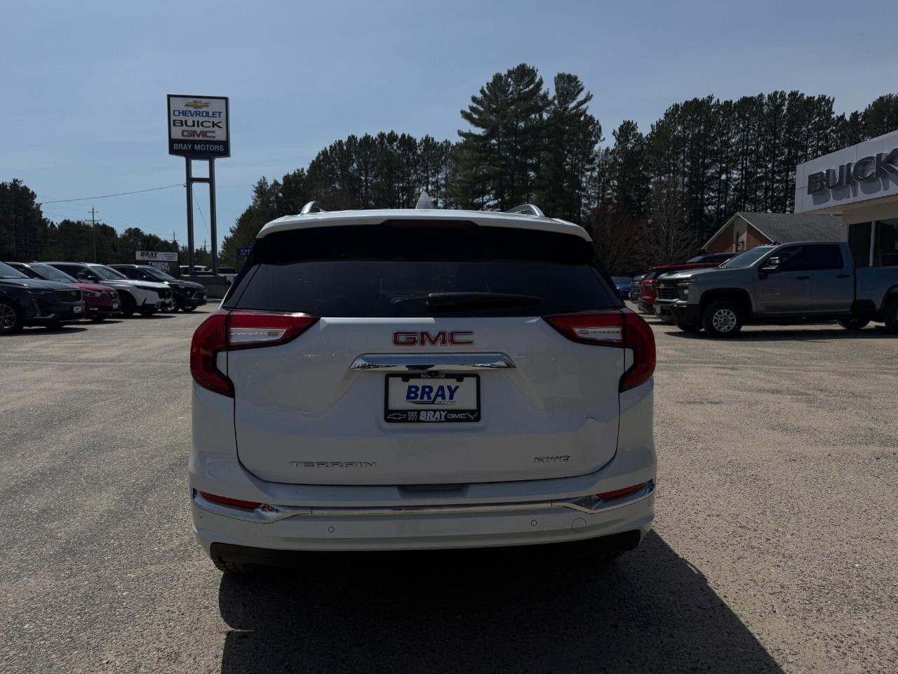 2024 GMC Terrain Denali ALL WEATHER MATS. SUNROOF. LEATHER. Photo