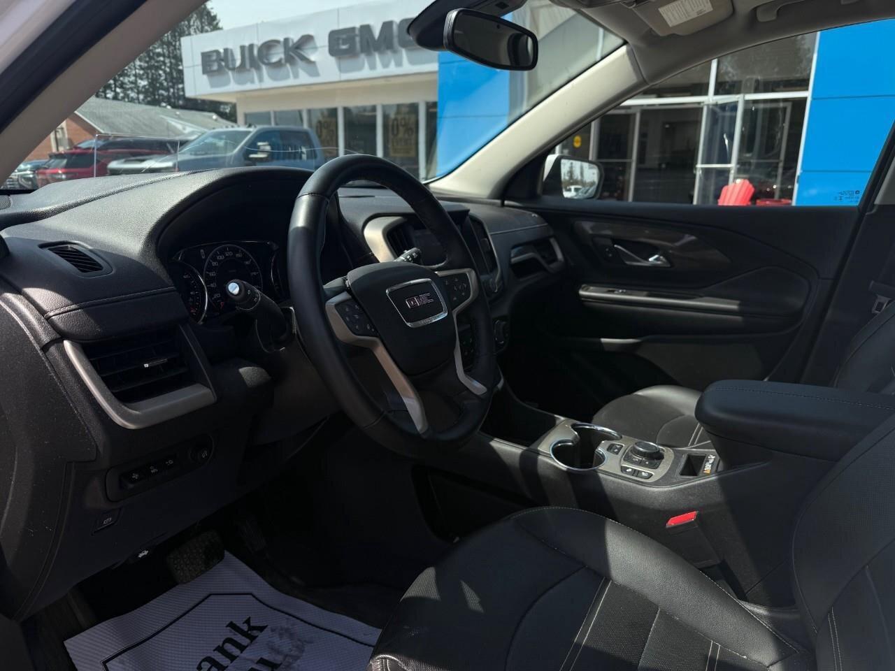 2024 GMC Terrain Denali ALL WEATHER MATS. SUNROOF. LEATHER. Photo