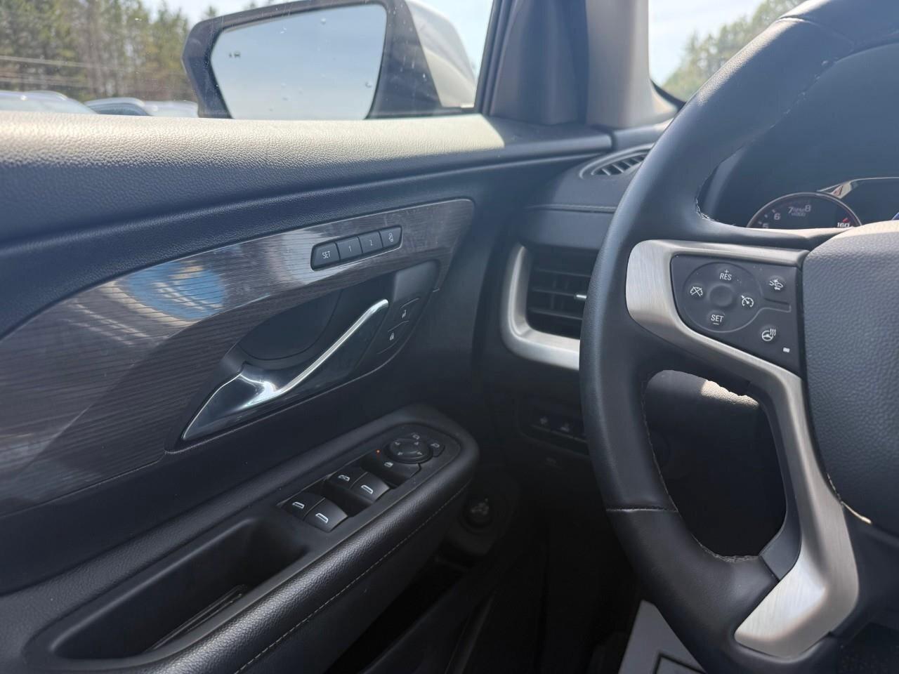 2024 GMC Terrain Denali ALL WEATHER MATS. SUNROOF. LEATHER. Photo