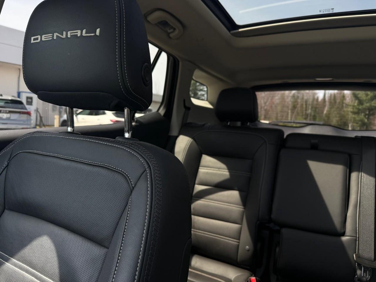 2024 GMC Terrain Denali ALL WEATHER MATS. SUNROOF. LEATHER. Photo