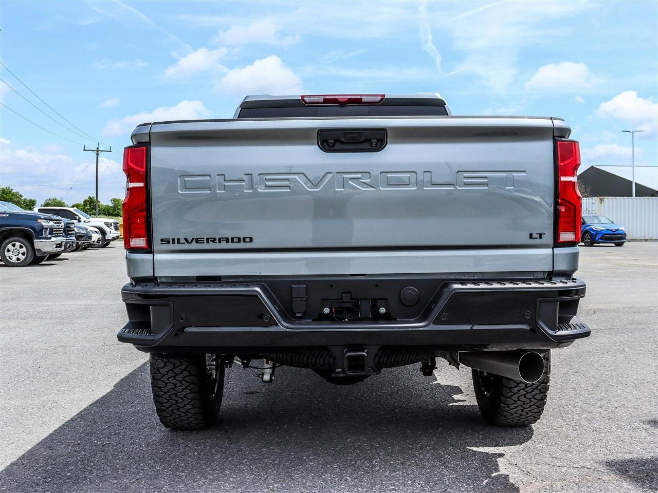2026 Chevrolet Silverado 3500HD 4WD Crew Cab Standard Box LT Photo3