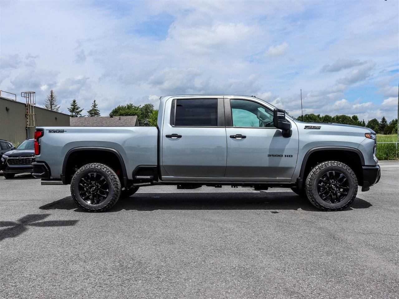 2026 Chevrolet Silverado 3500HD 4WD Crew Cab Standard Box LT Photo