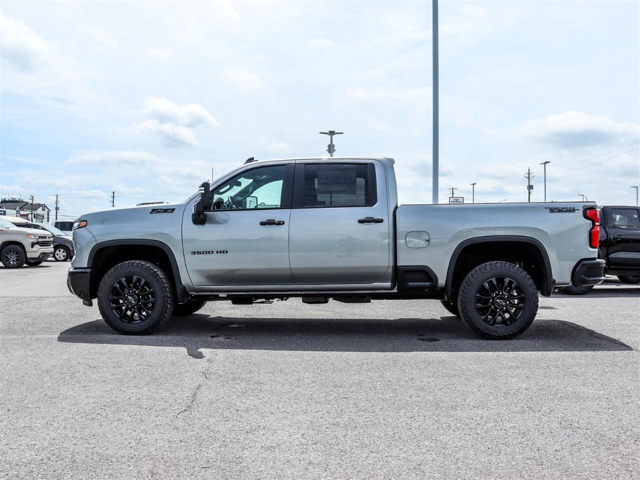 2026 Chevrolet Silverado 3500HD 4WD Crew Cab Standard Box LT Photo