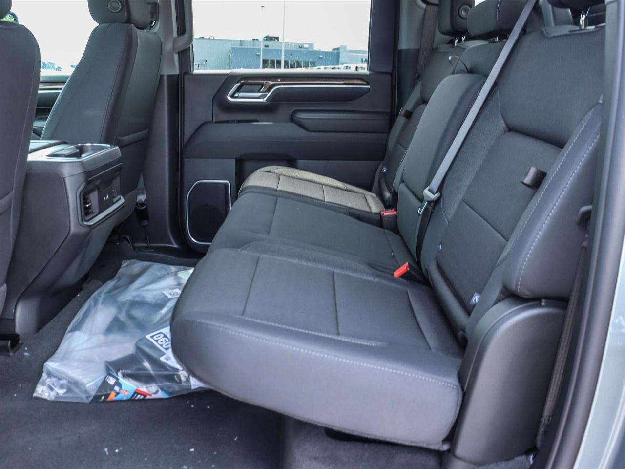 2026 Chevrolet Silverado 3500HD 4WD Crew Cab Standard Box LT Photo