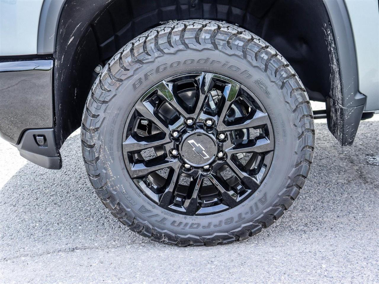 2026 Chevrolet Silverado 3500HD 4WD Crew Cab Standard Box LT Photo