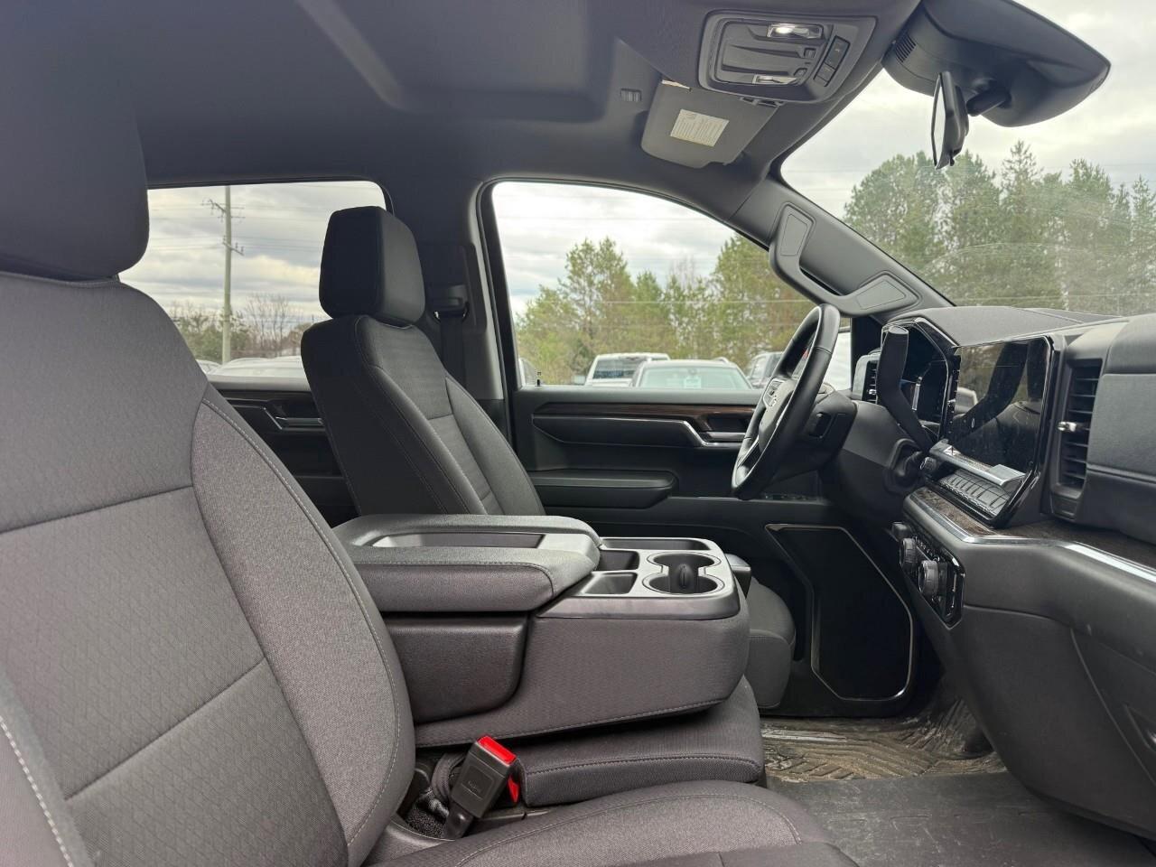 2024 Chevrolet Silverado 1500 RST LEASE RETURN. RUNNING BOARDS. TONNEAU COVER. T Photo