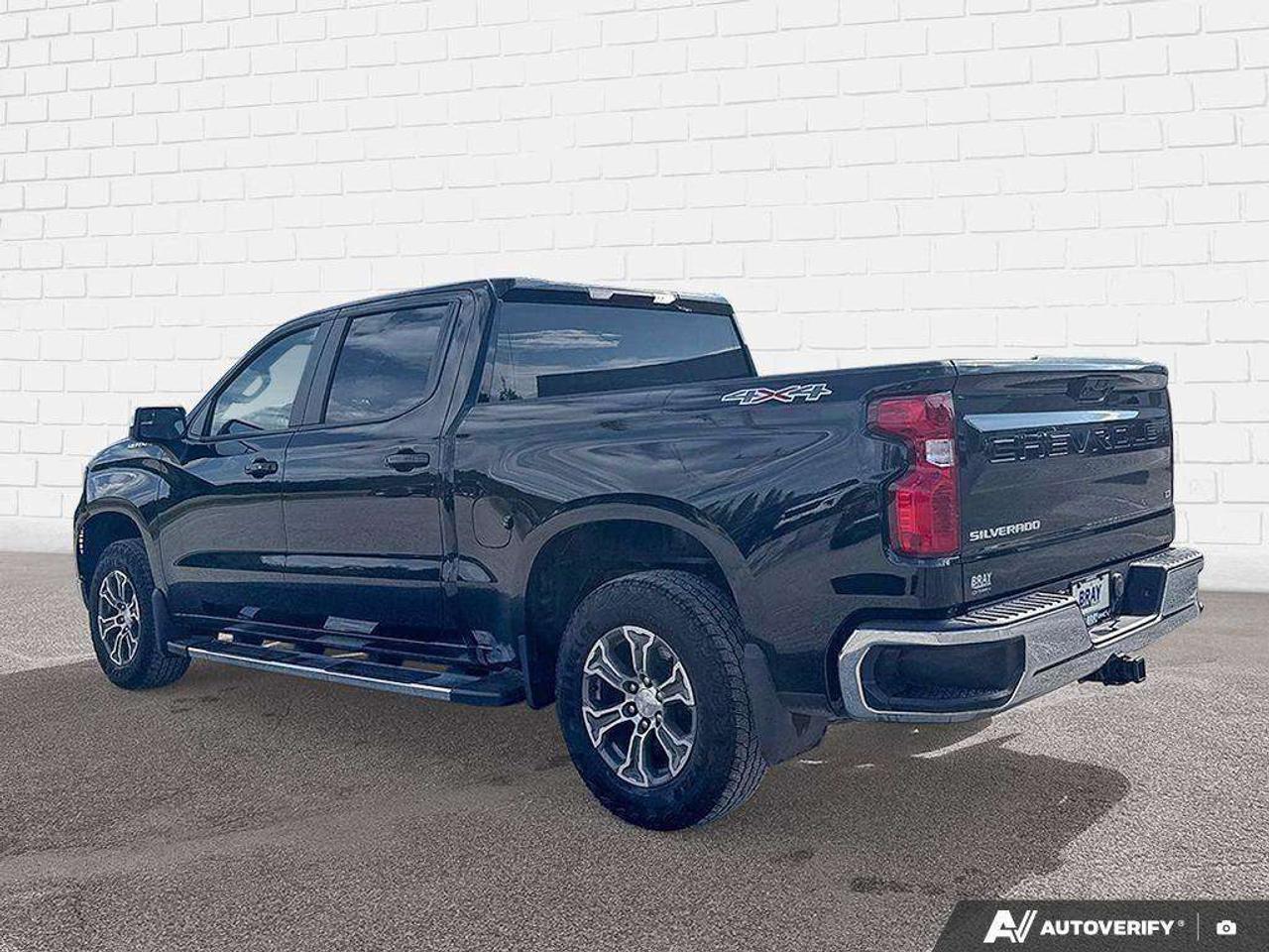 2024 Chevrolet Silverado 1500 LEASE RETURN. RUNNING BOARDS. TONNEAU COVER. TRAILERING PKG. Z71 OFF ROAD PKG. TRUE NORTH EDITION. Photo2