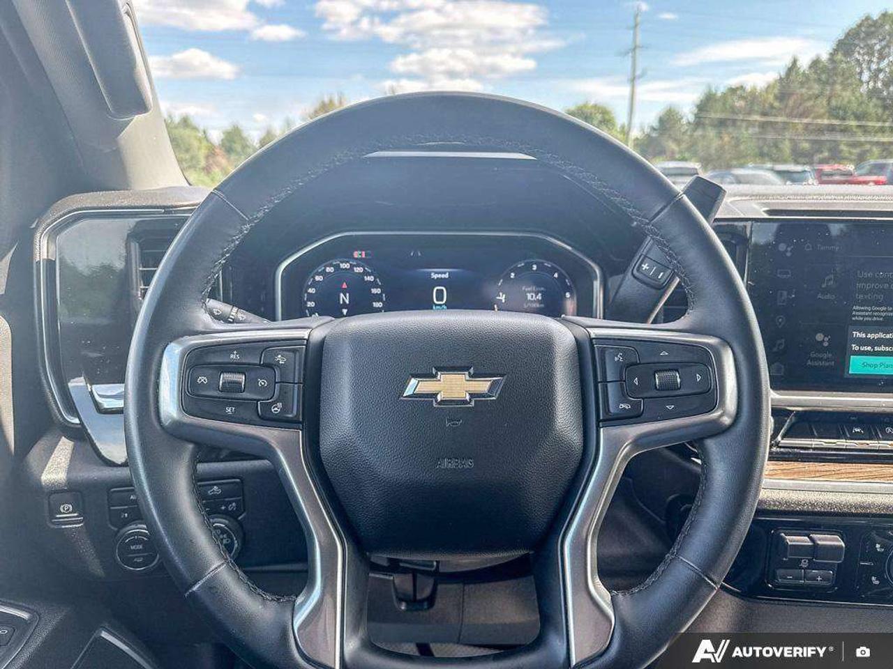 2024 Chevrolet Silverado 1500 LEASE RETURN. RUNNING BOARDS. TONNEAU COVER. TRAILERING PKG. Z71 OFF ROAD PKG. TRUE NORTH EDITION. Photo