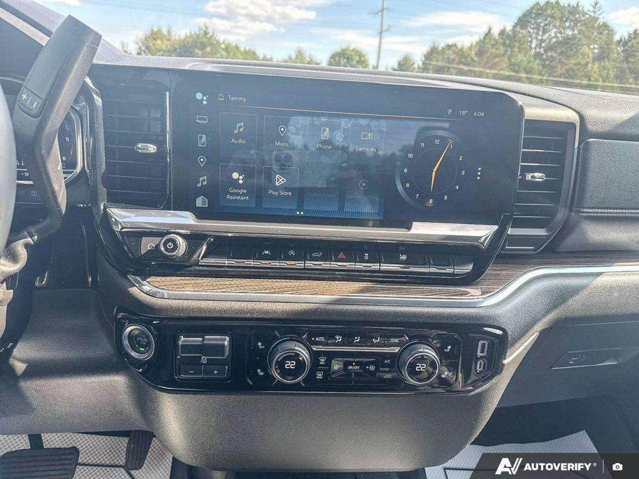 2024 Chevrolet Silverado 1500 LEASE RETURN. RUNNING BOARDS. TONNEAU COVER. TRAILERING PKG. Z71 OFF ROAD PKG. TRUE NORTH EDITION. Photo