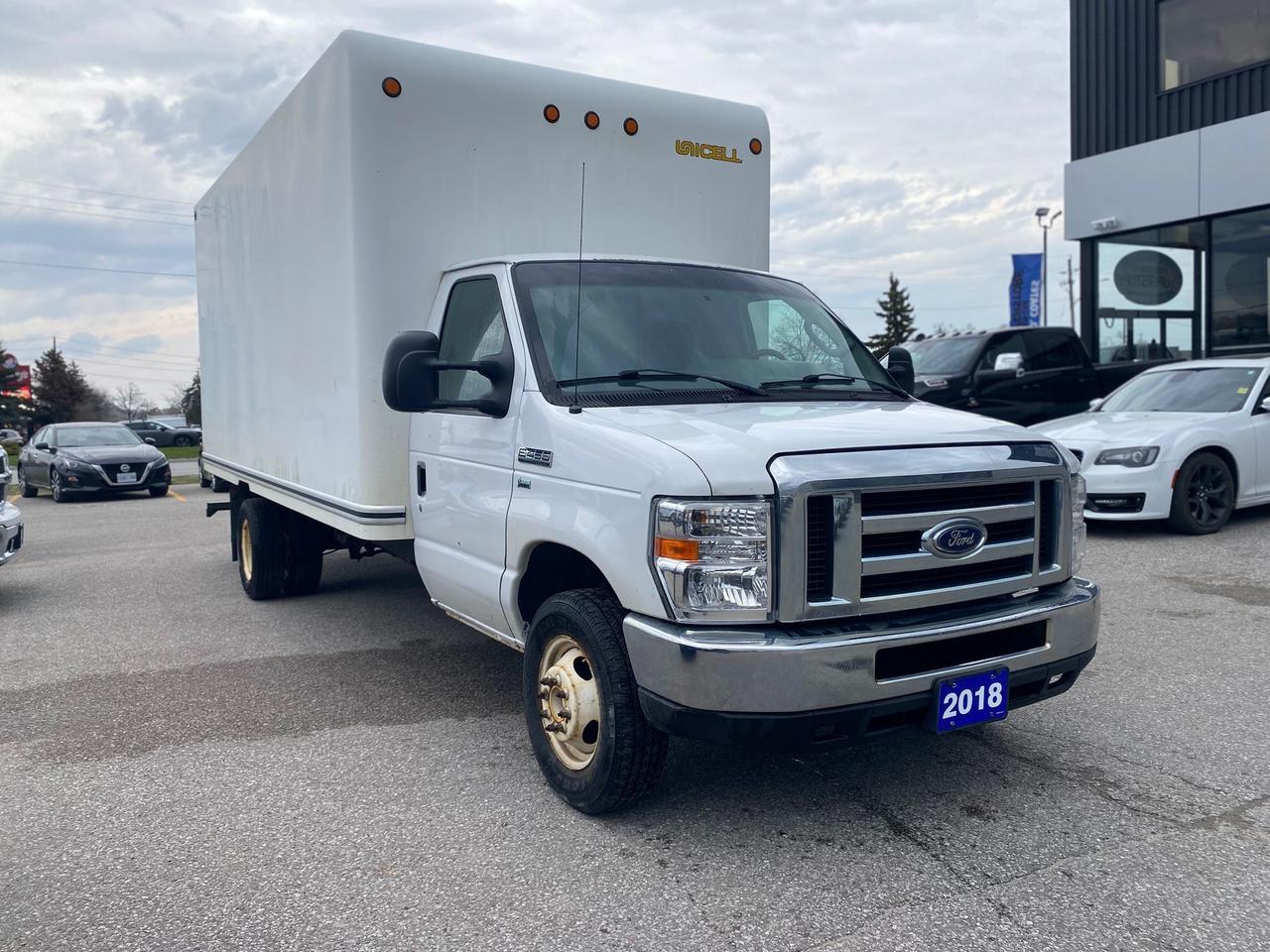 2018 Ford E-Series Cutaway E-450 CUBE VAN Photo4