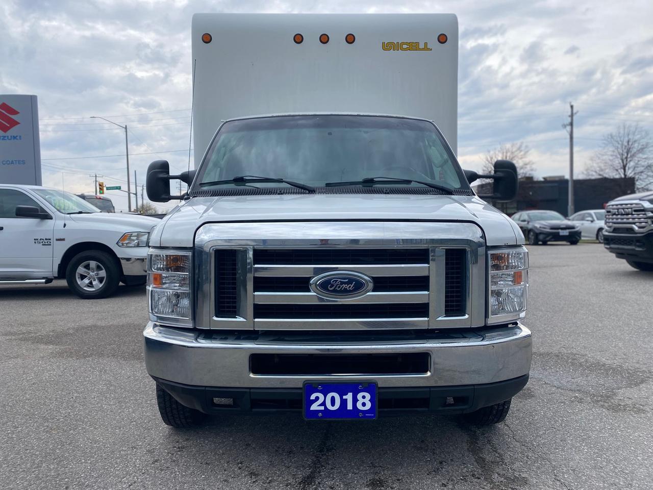 2018 Ford E-Series Cutaway E-450 CUBE VAN Photo