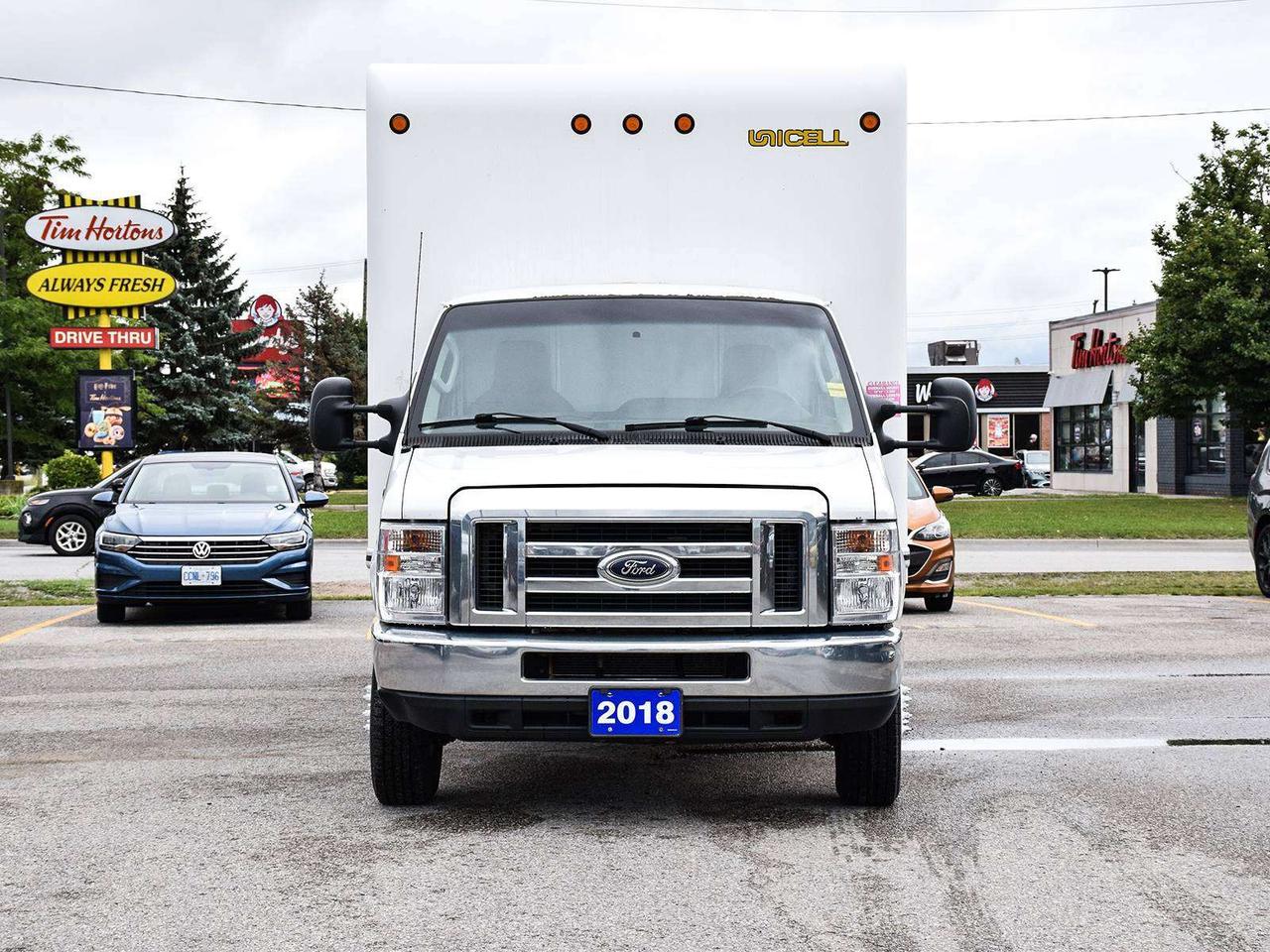 2018 Ford E-Series Cutaway E-450 CUBE VAN Photo5