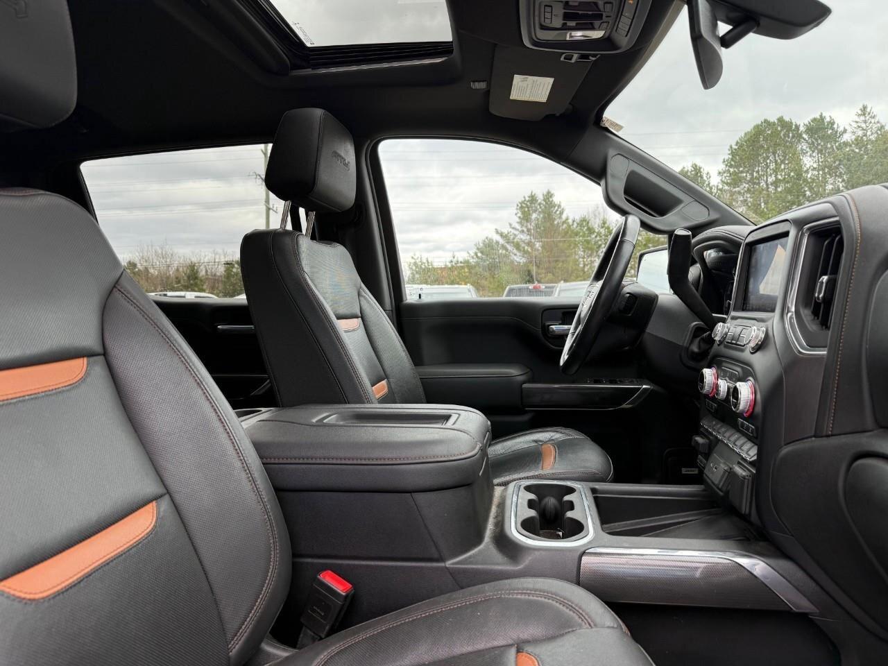 2021 GMC Sierra 1500 AT4 RUNNING BOARDS. TONNEAU COVER. OFF ROAD SUSPEN Photo