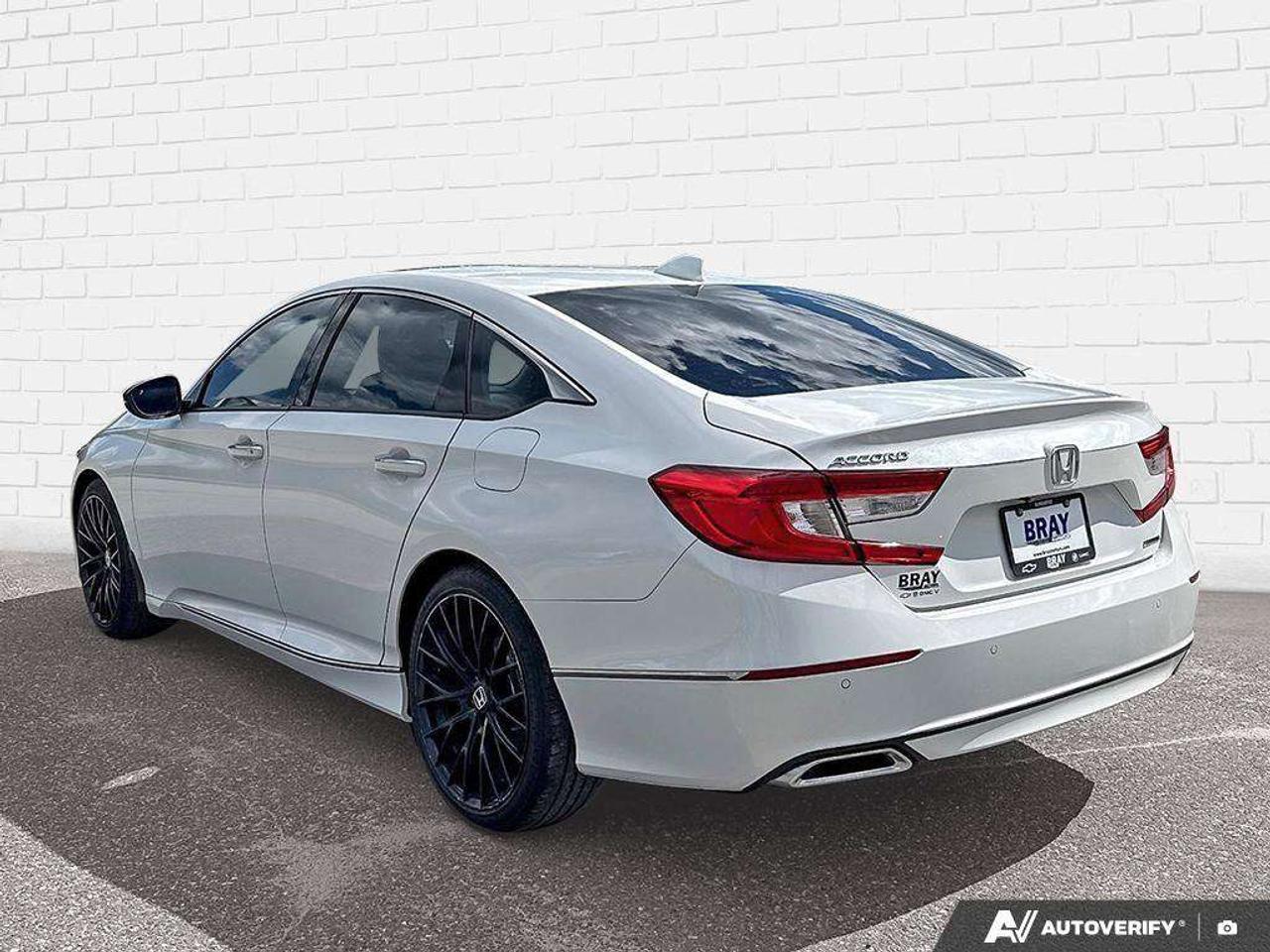 2019 Honda Accord SUMMER & WINTER WHEELS AND TIRES. LOADED. CERTIFIED. Photo