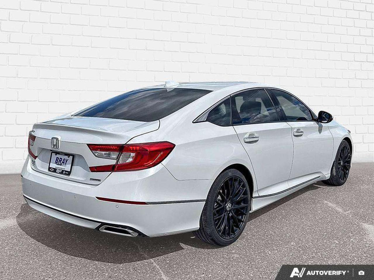 2019 Honda Accord SUMMER & WINTER WHEELS AND TIRES. LOADED. CERTIFIED. Photo