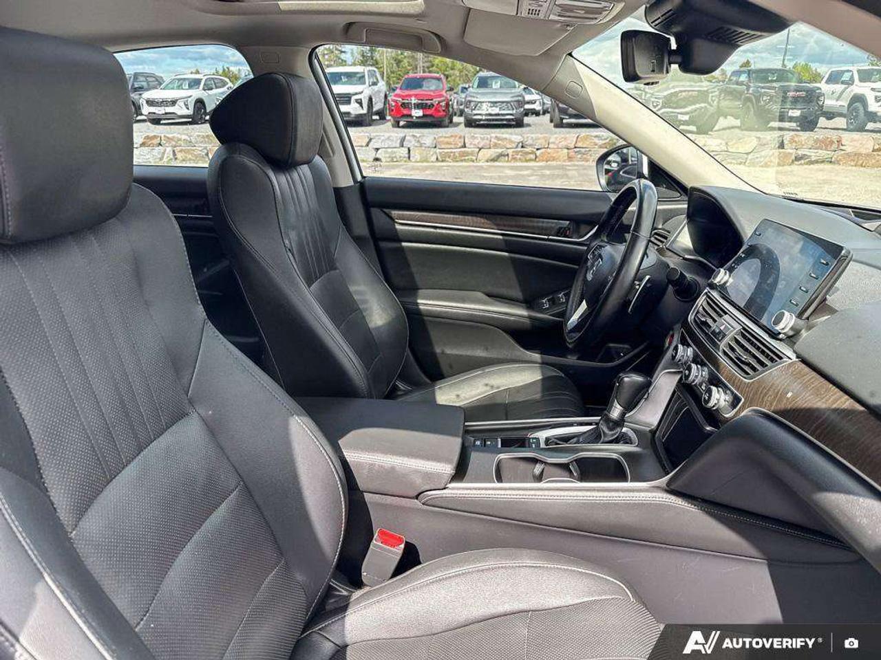 2019 Honda Accord SUMMER & WINTER WHEELS AND TIRES. LOADED. CERTIFIED. Photo