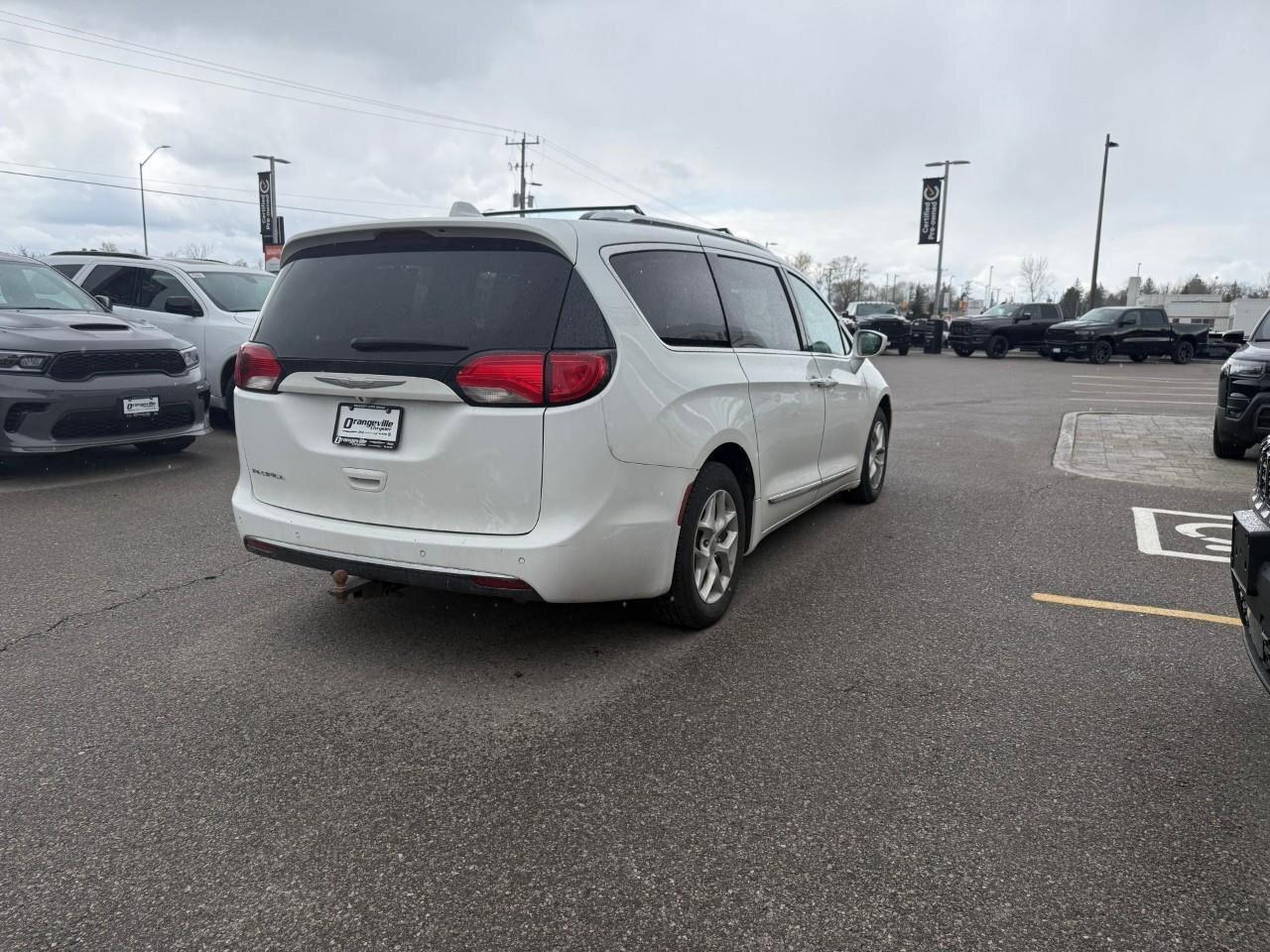2017 Chrysler Pacifica  Photo