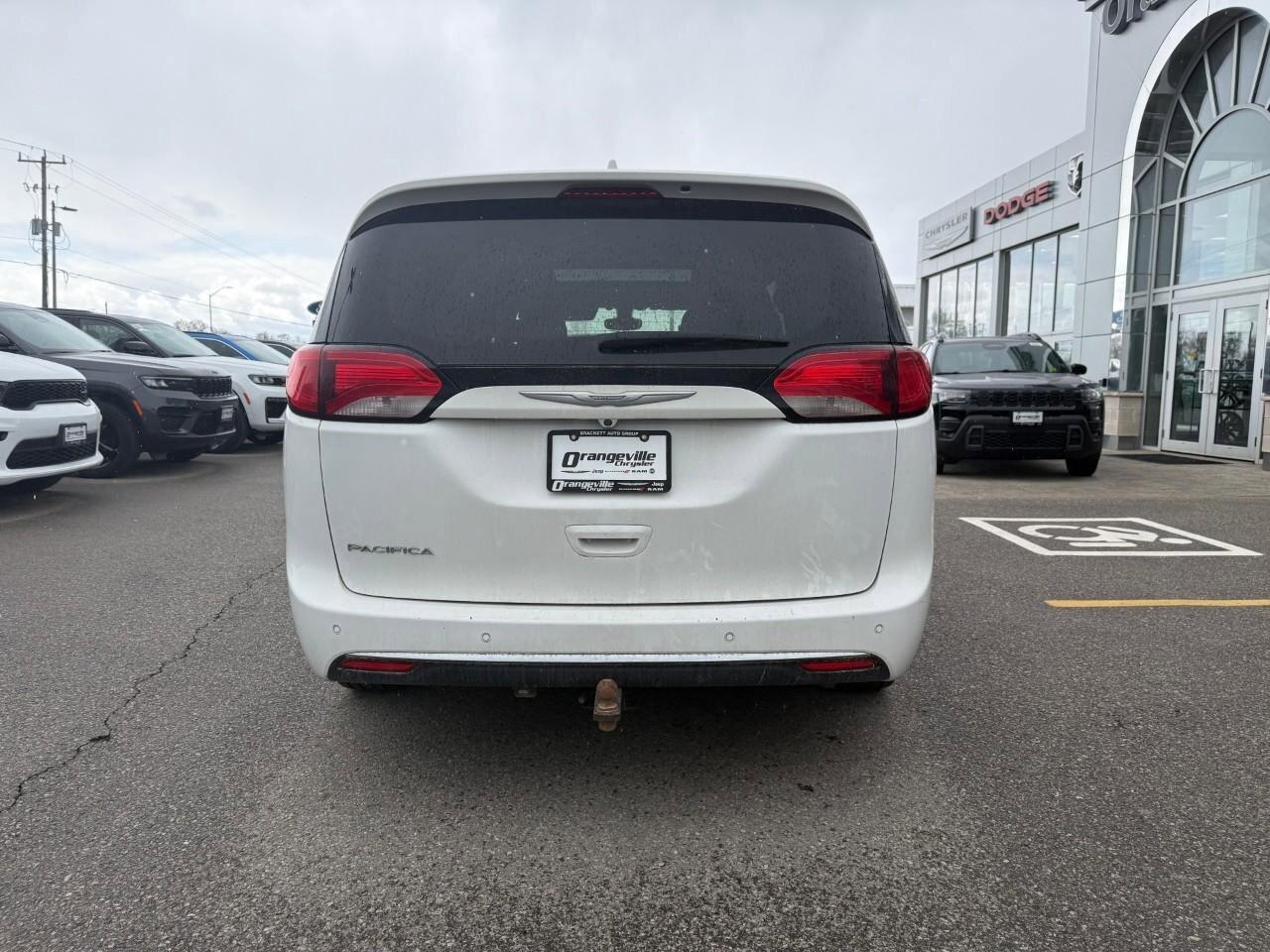 2017 Chrysler Pacifica  Photo