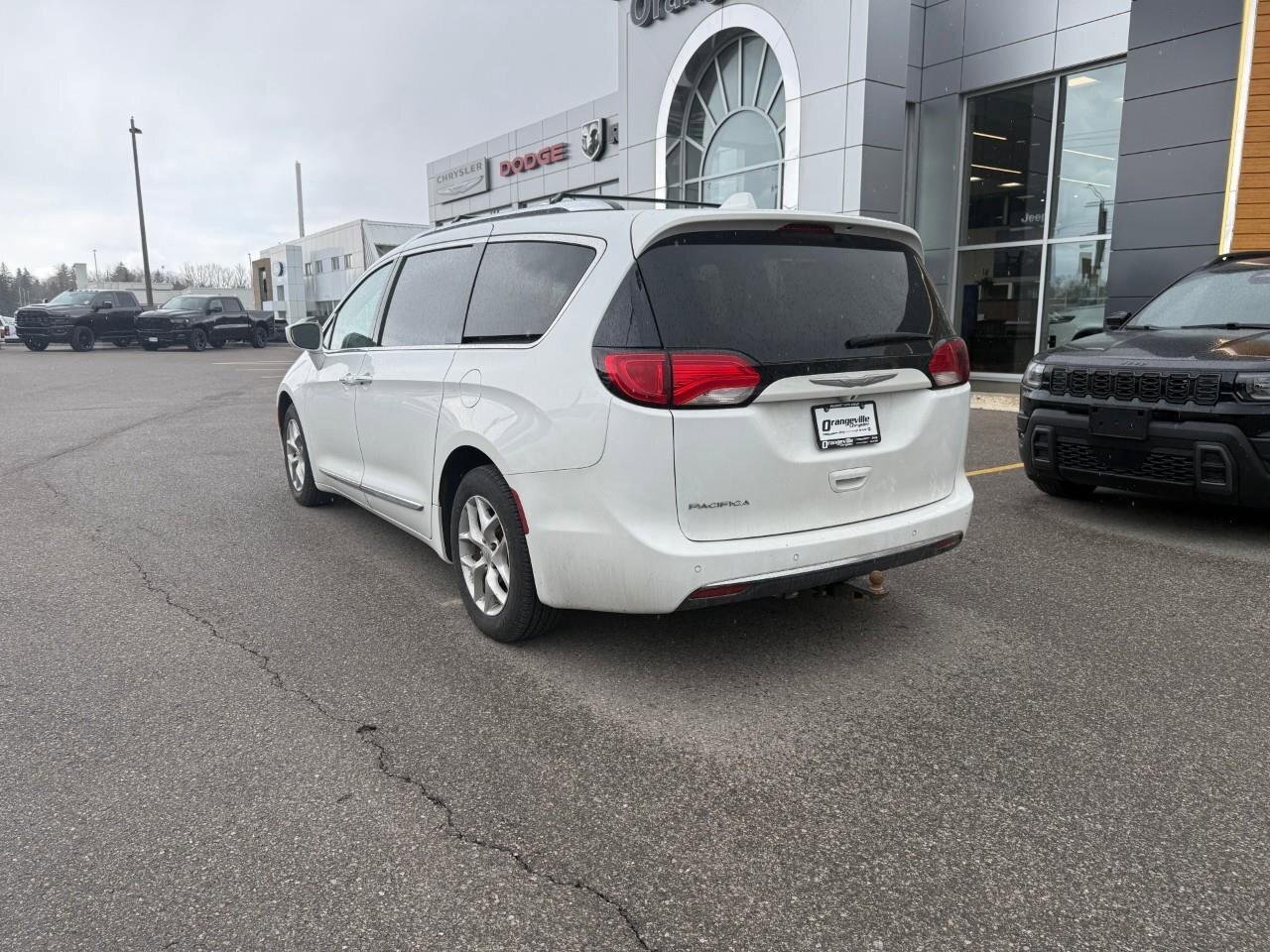 2017 Chrysler Pacifica  Photo