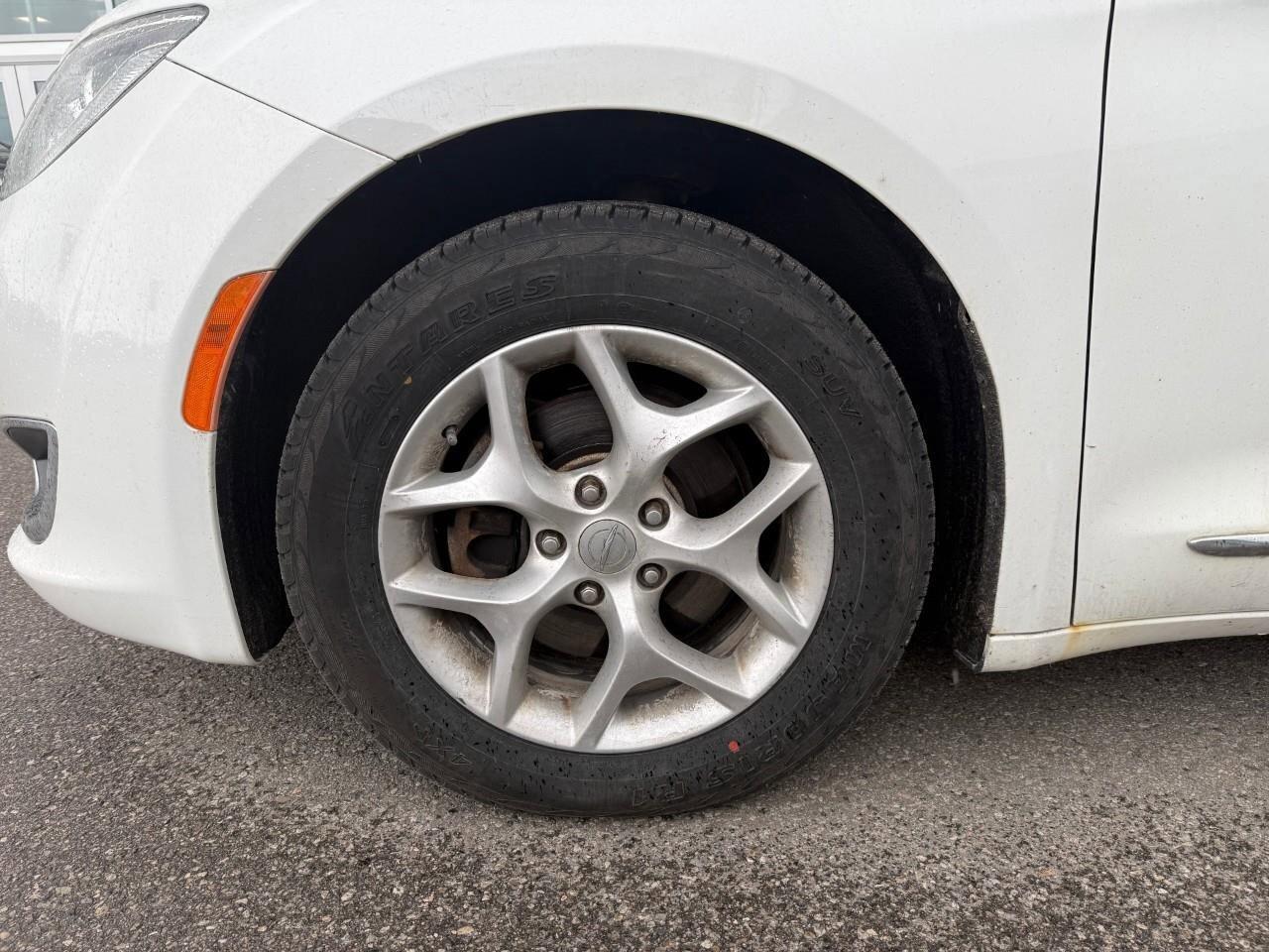 2017 Chrysler Pacifica  Photo