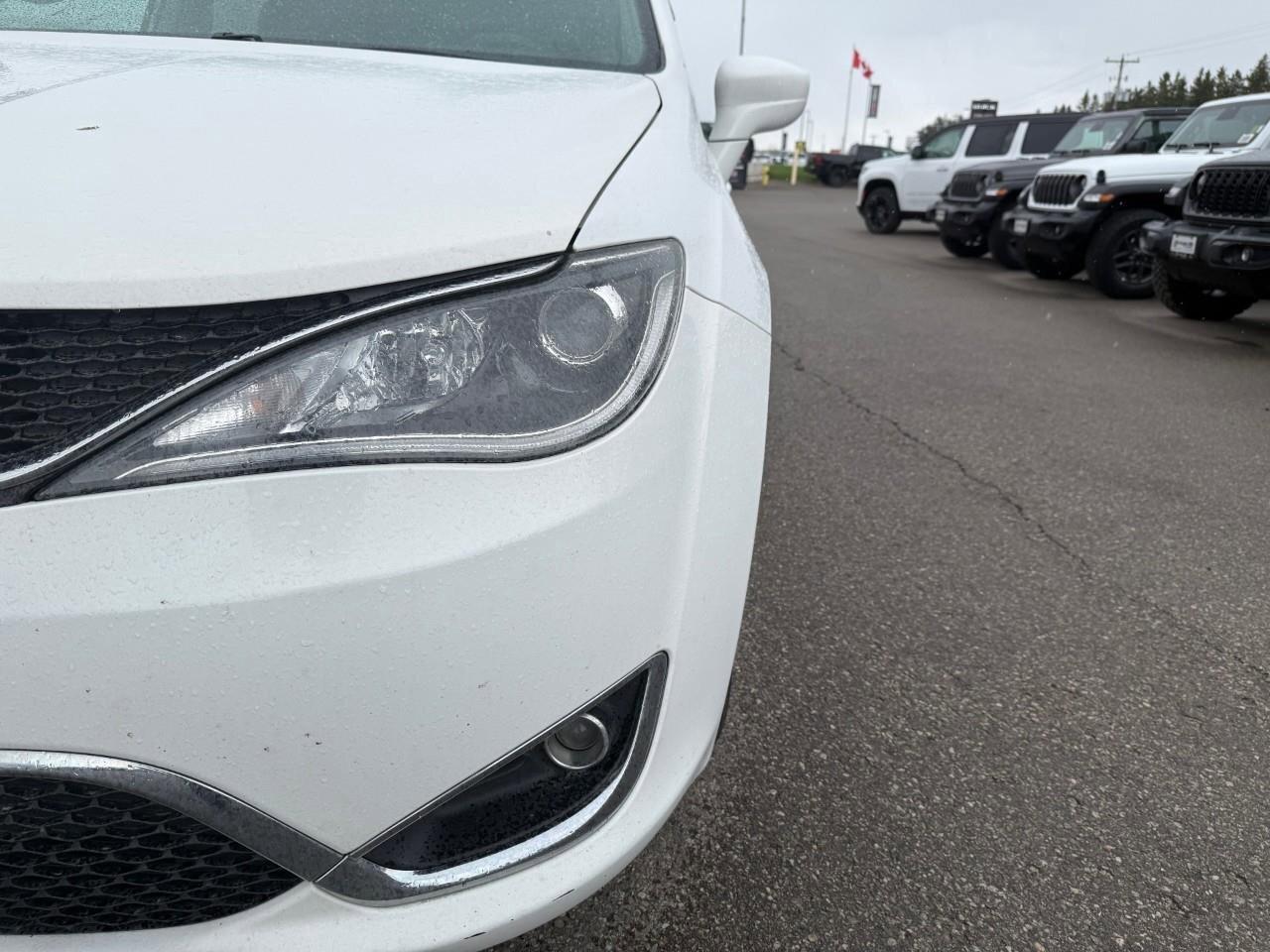 2017 Chrysler Pacifica  Photo