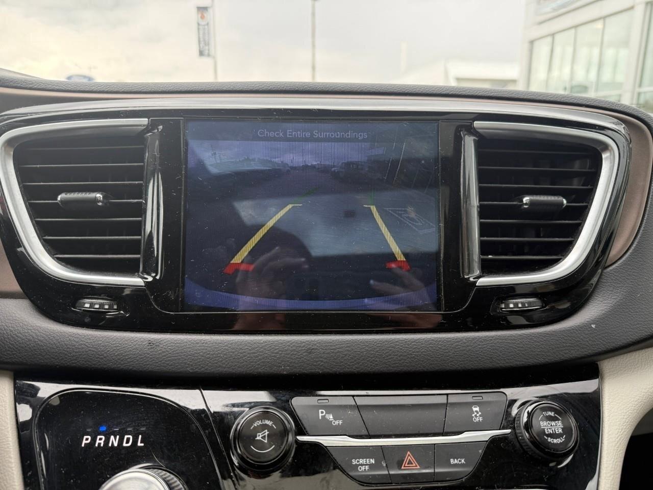 2017 Chrysler Pacifica  Photo