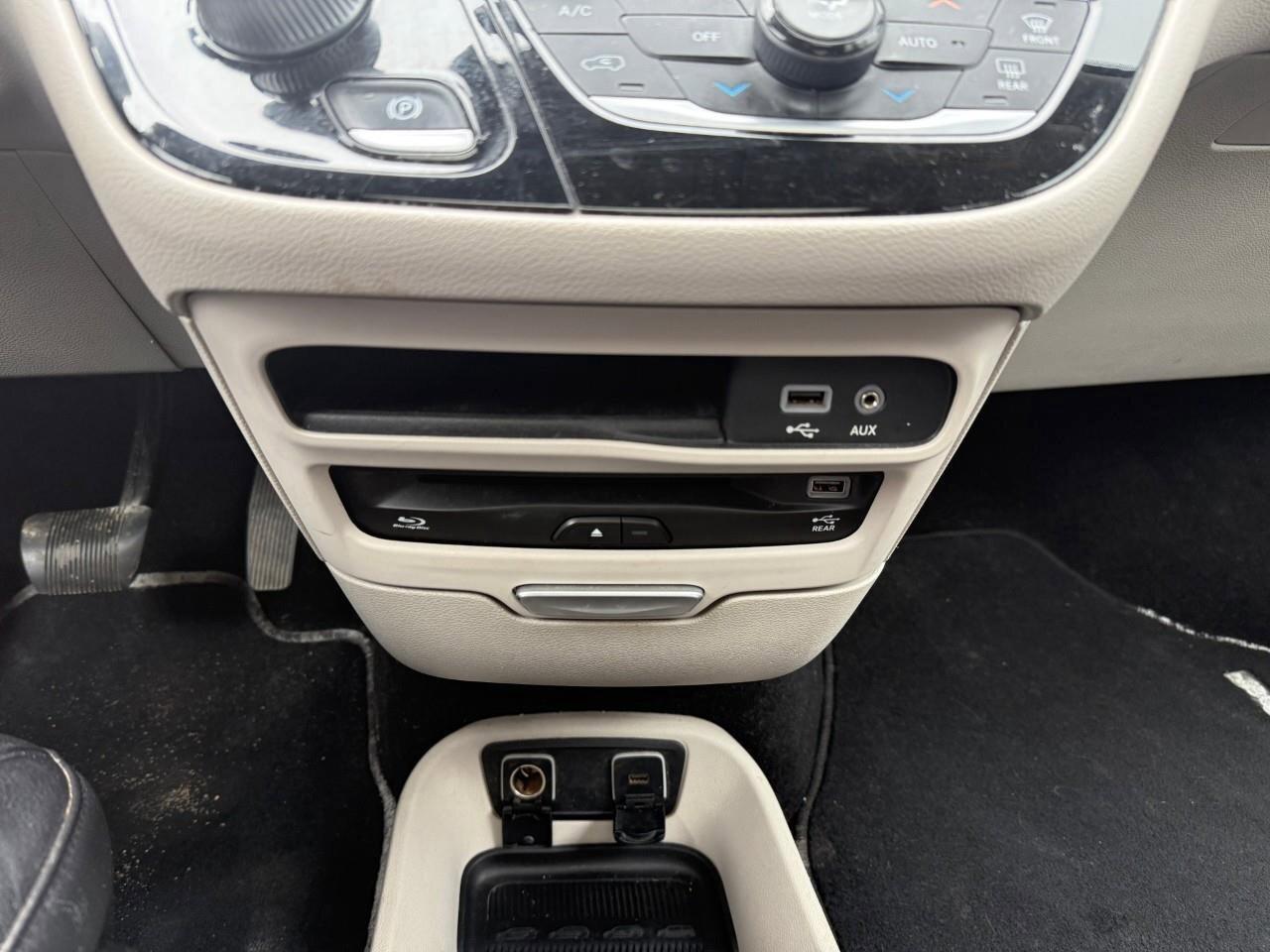 2017 Chrysler Pacifica  Photo