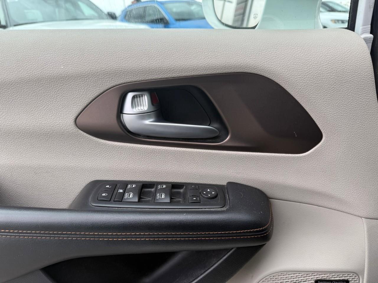 2017 Chrysler Pacifica  Photo