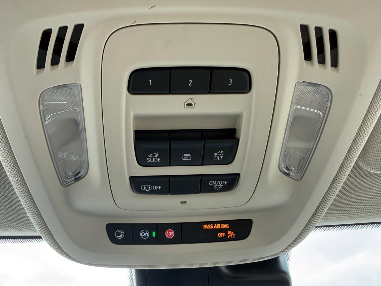 2022 Buick Envision Avenir PANORAMIC ROOF. TECH PKG II. WIRELESS CHARG Photo