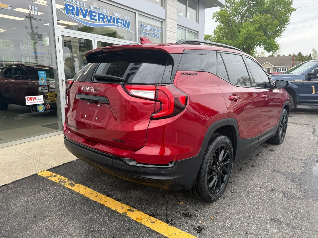 2024 GMC Terrain SLT 4dr All-Wheel Drive Photo
