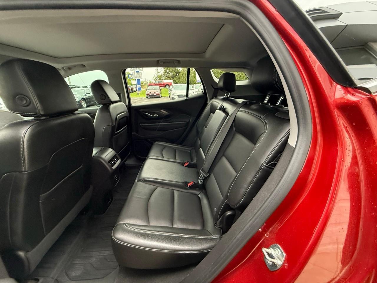 2024 GMC Terrain SLT 4dr All-Wheel Drive Photo