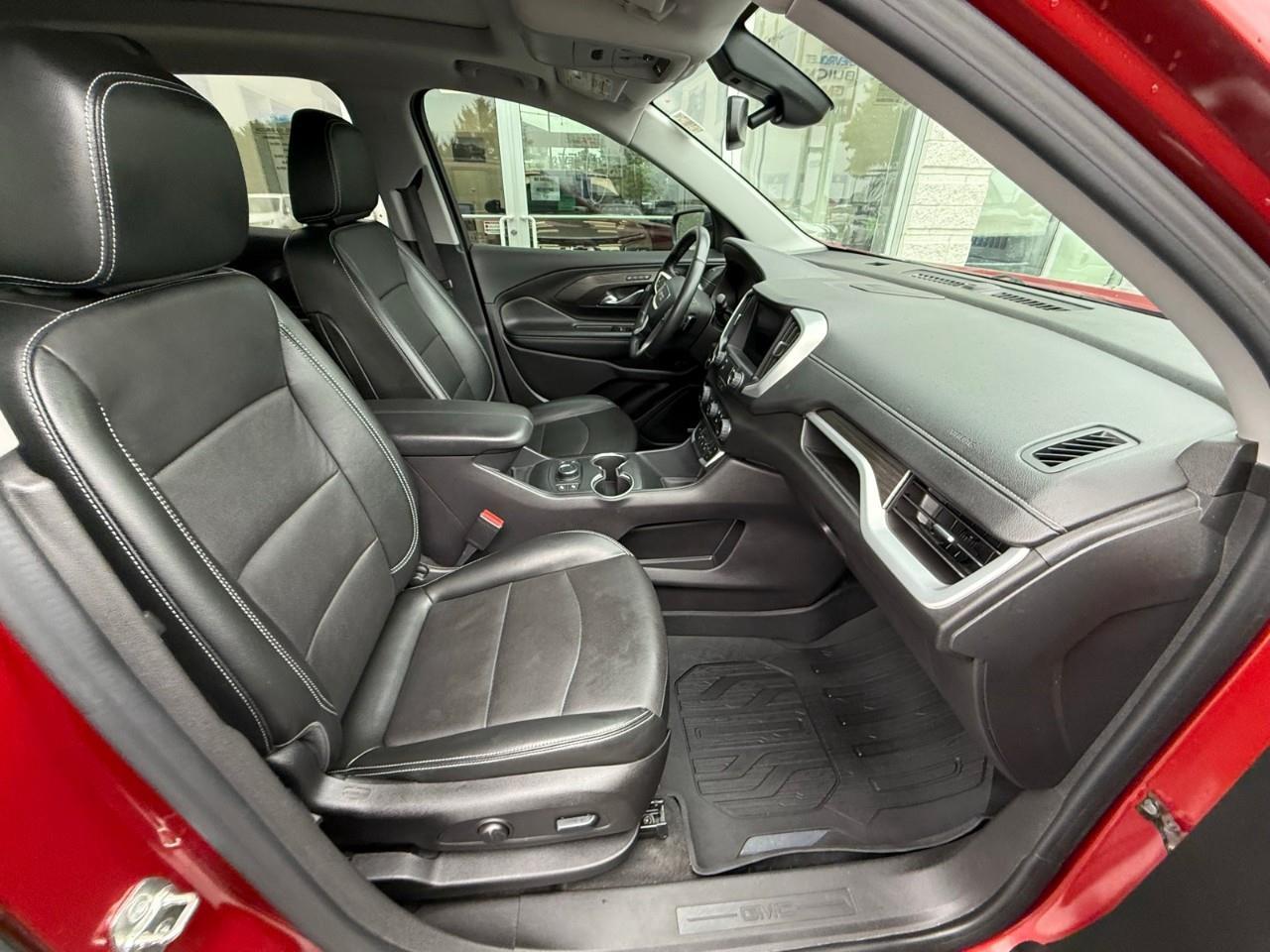 2024 GMC Terrain SLT 4dr All-Wheel Drive Photo