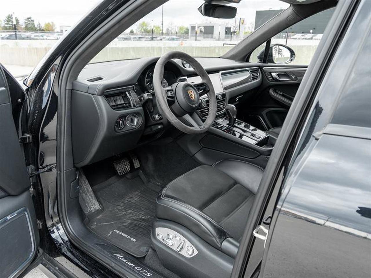 2023 Porsche Macan GTS AWD GTS Sport Pkg Burmester® High-End Surround Photo
