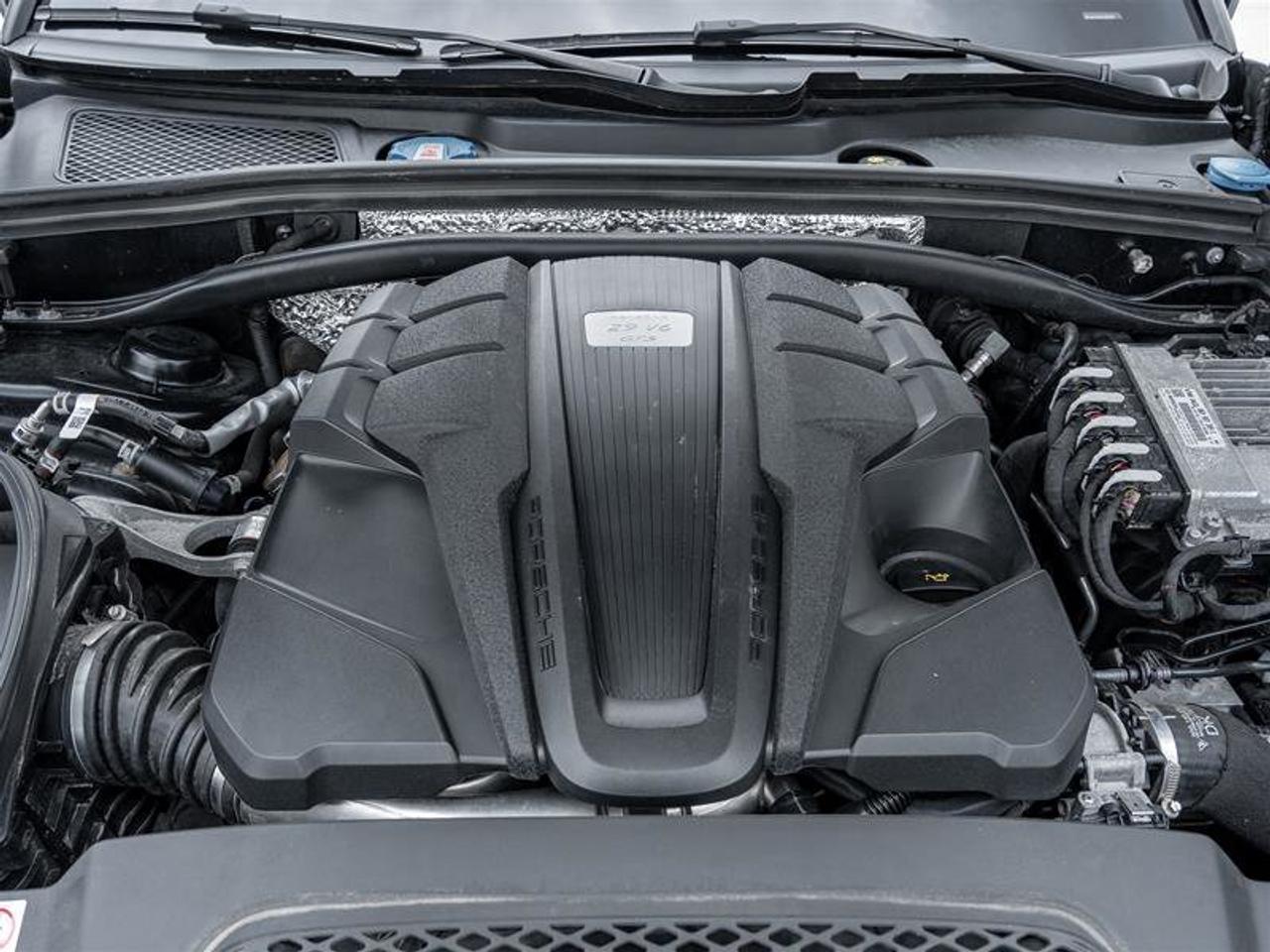 2023 Porsche Macan GTS AWD GTS Sport Pkg Burmester® High-End Surround Photo