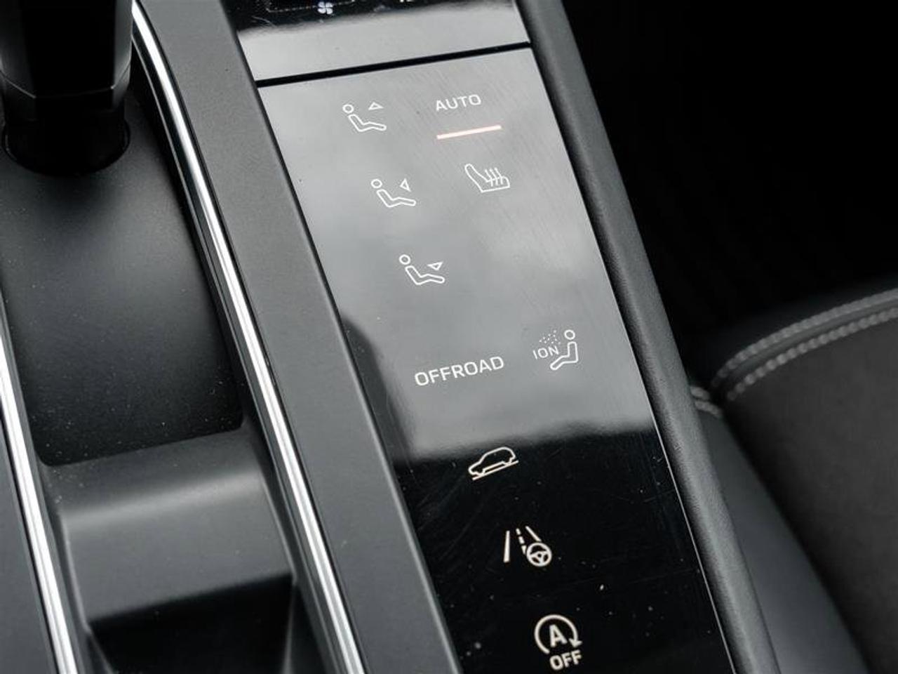 2023 Porsche Macan GTS AWD GTS Sport Pkg Burmester® High-End Surround Photo