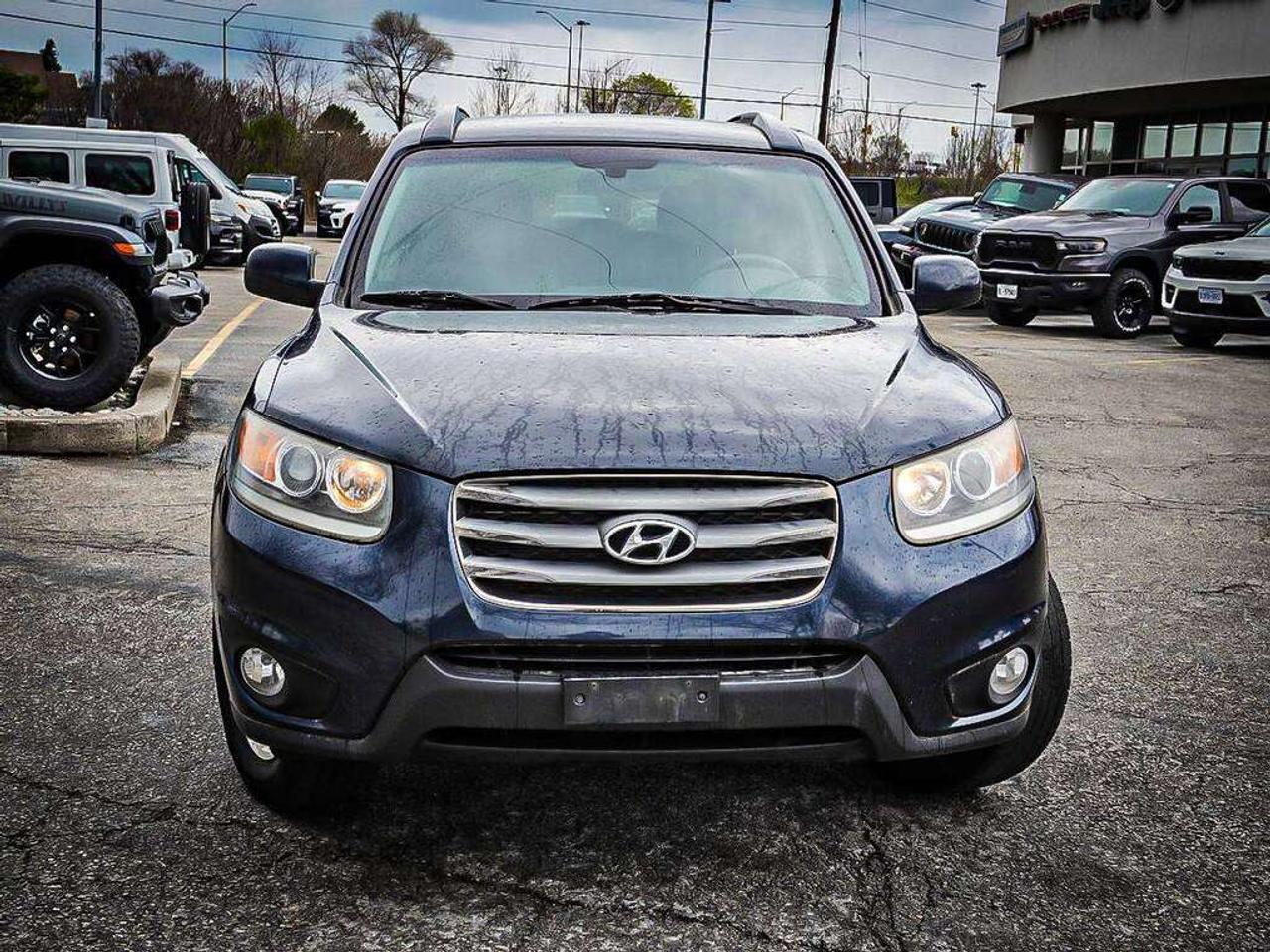 2012 Hyundai Santa Fe  Photo2