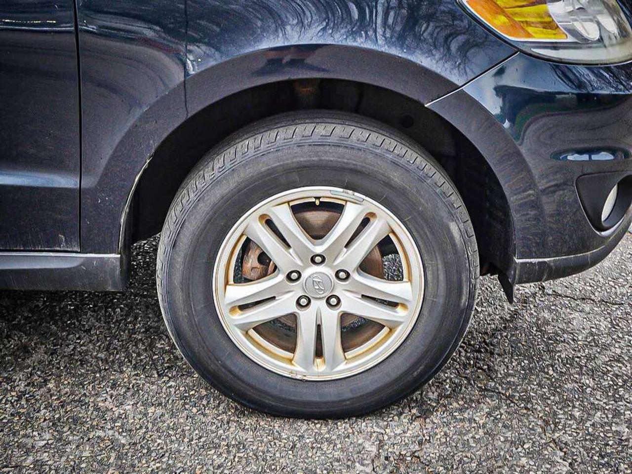 2012 Hyundai Santa Fe  Photo
