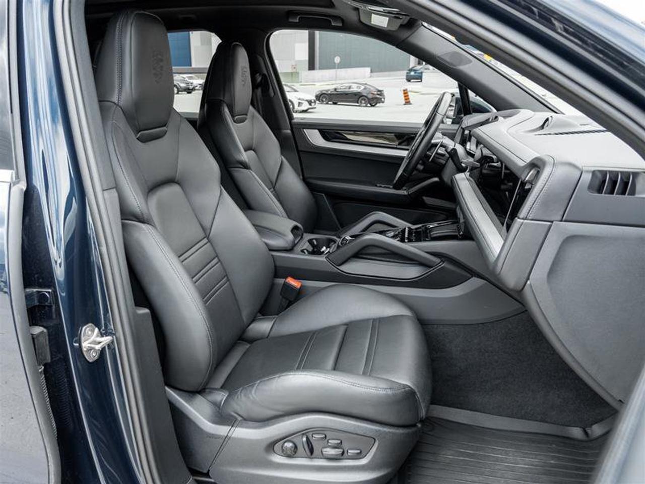 2024 Porsche Cayenne AWD Existing Warranty Valid Until May 2030 Premium Photo