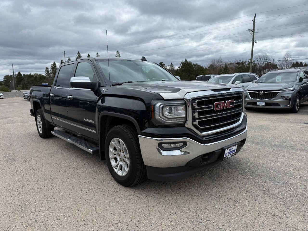 2017 GMC Sierra 1500 SLE RUNNING BOARDS. ALL WEATHER MATS. TRAILERING P Photo