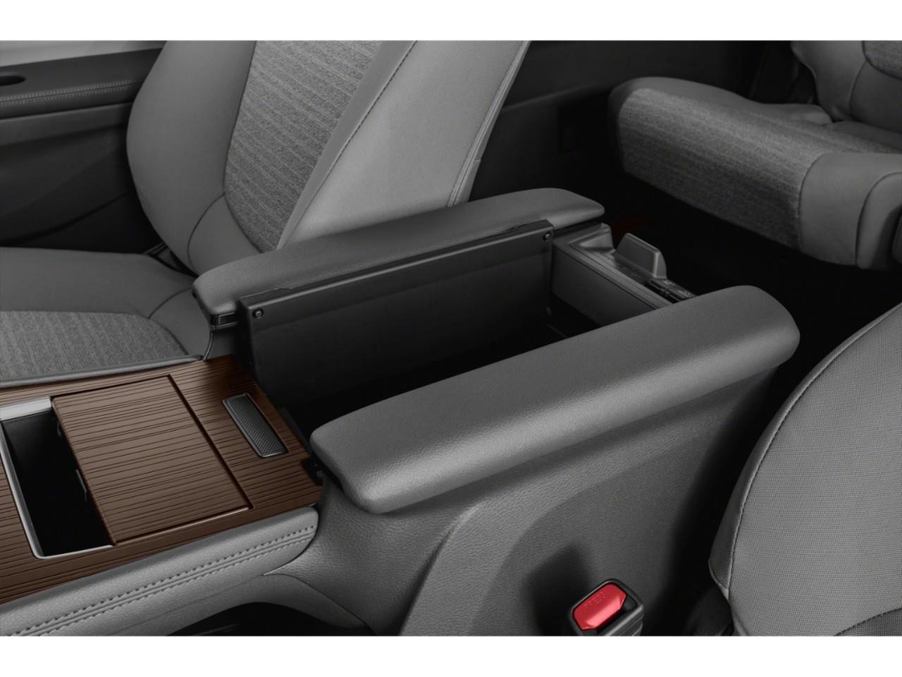 2021 Toyota Sienna LE 8-Passenger 4dr Front-Wheel Drive Passenger Van Photo