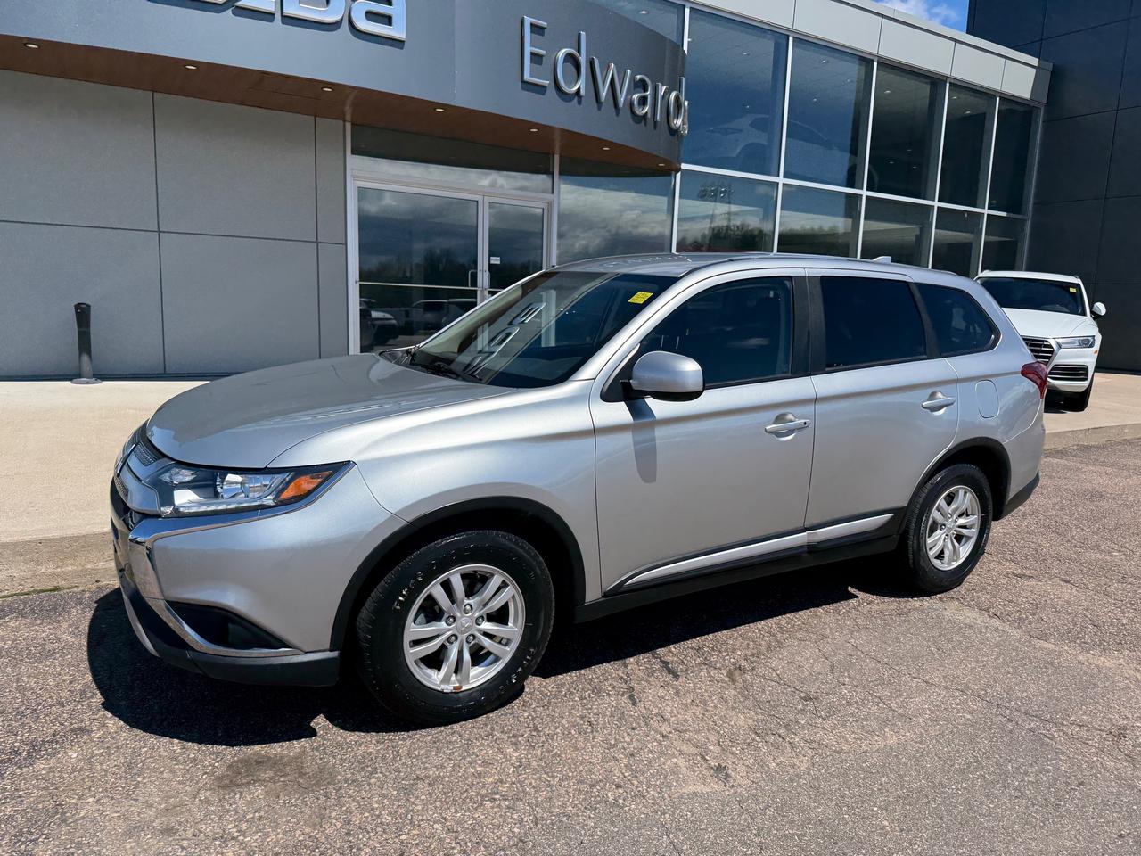 2020 Mitsubishi Outlander ES 4dr S-AWC Photo2