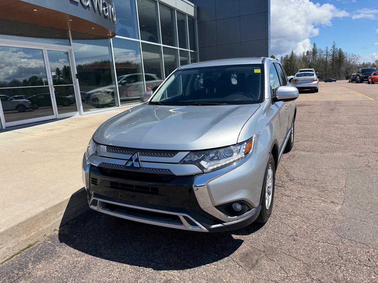 2020 Mitsubishi Outlander ES 4dr S-AWC Photo