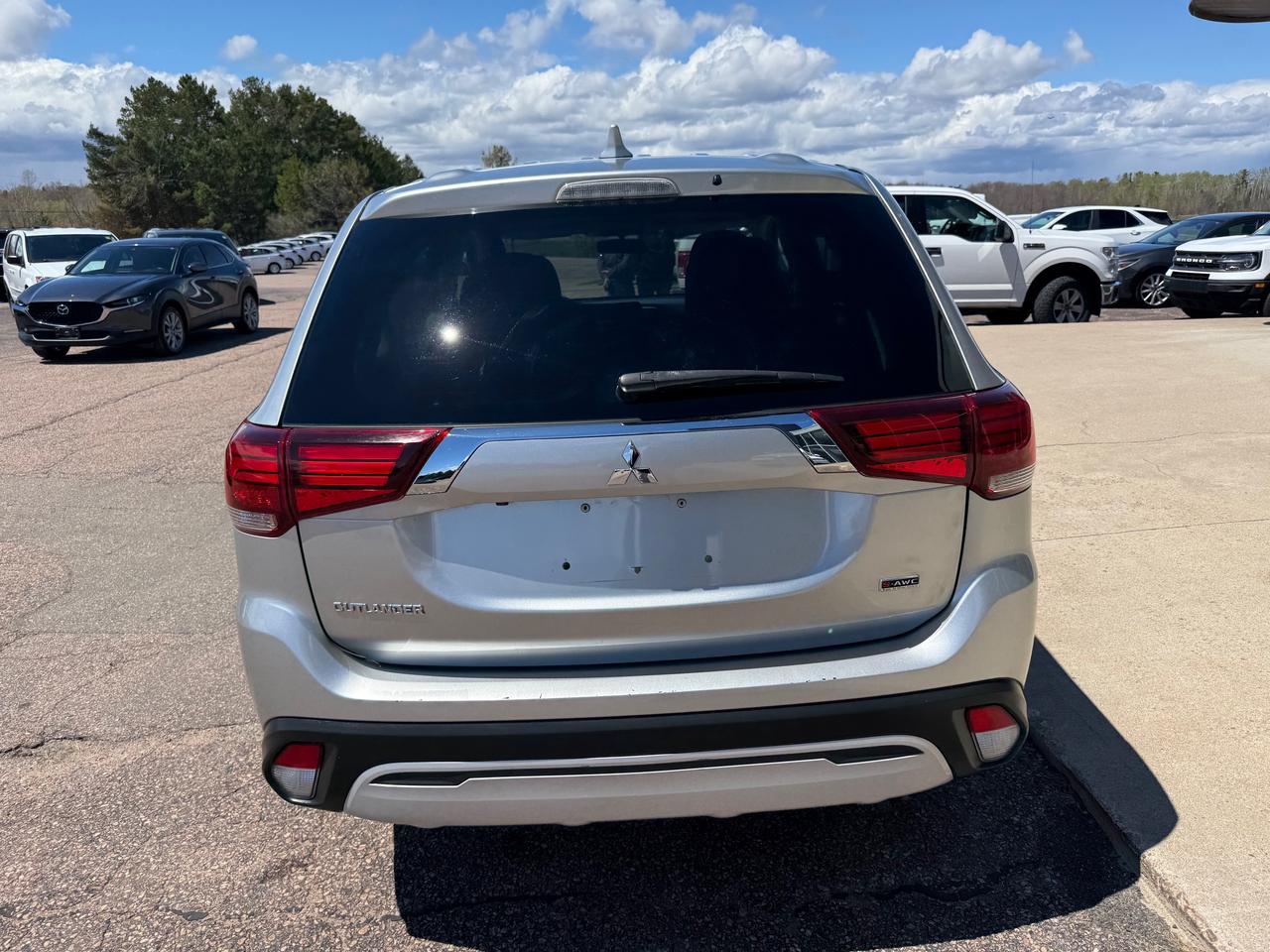 2020 Mitsubishi Outlander ES 4dr S-AWC Photo