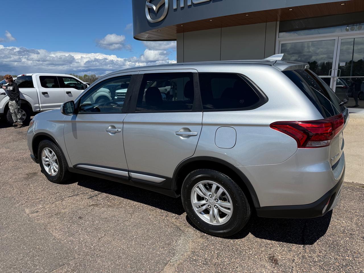 2020 Mitsubishi Outlander ES 4dr S-AWC Photo