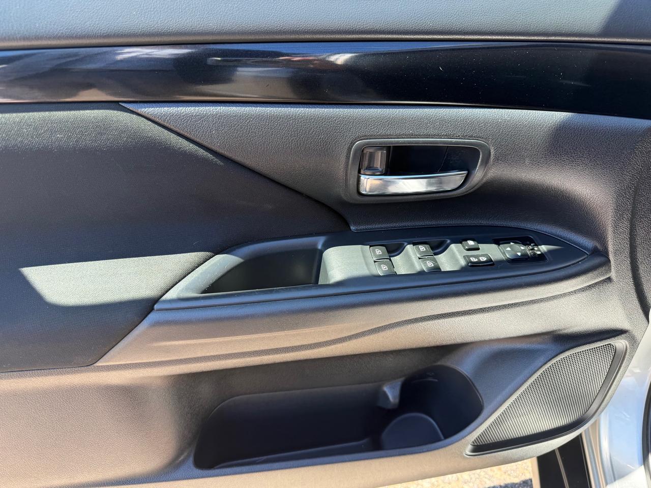 2020 Mitsubishi Outlander ES 4dr S-AWC Photo