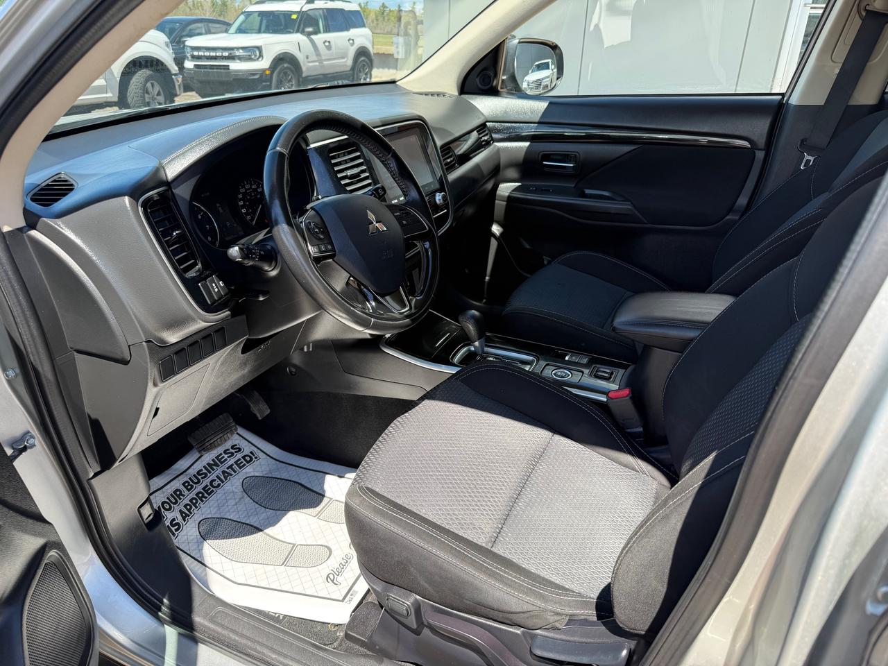 2020 Mitsubishi Outlander ES 4dr S-AWC Photo