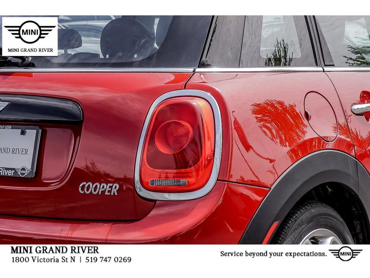 2018 MINI 5 Door Cooper 4dr Hatchback Photo