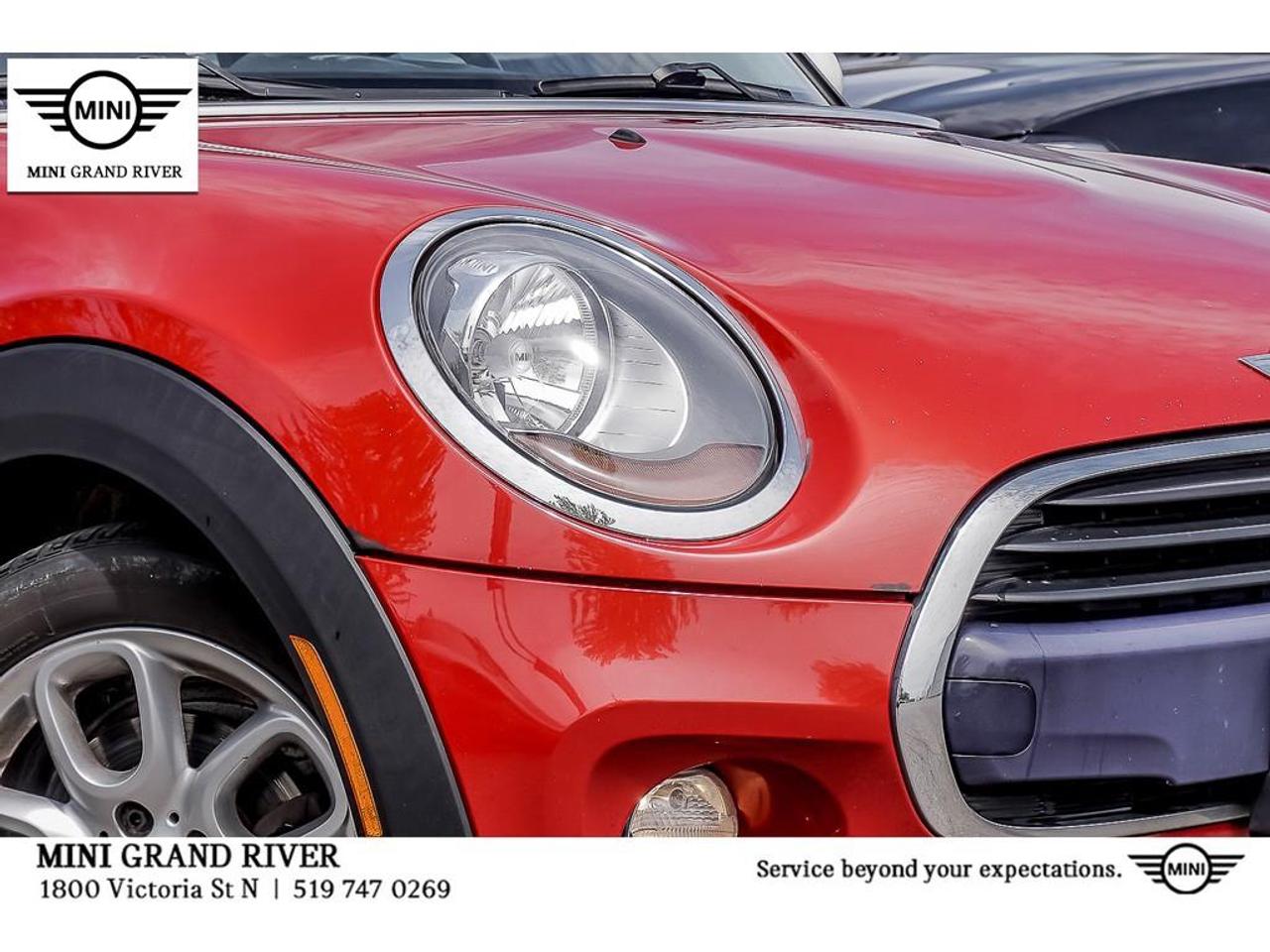 2018 MINI 5 Door Cooper 4dr Hatchback Photo