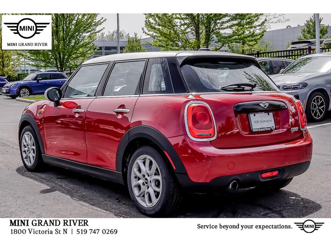 2018 MINI 5 Door Cooper 4dr Hatchback Photo